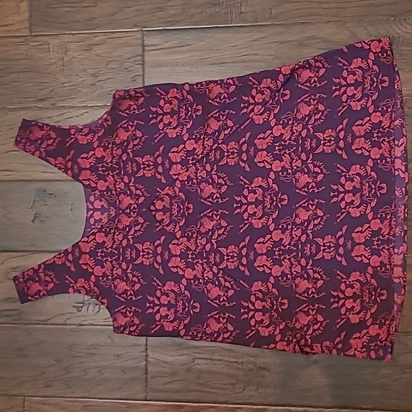 CAbi women's sleeveless with split back top size XS - Picture 2 of 8